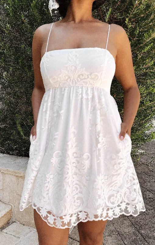 Empire Waist Women Dress to Accentuate the Bust and Conceal the WaistAvery Mini Dress ~ Adorning Lace White