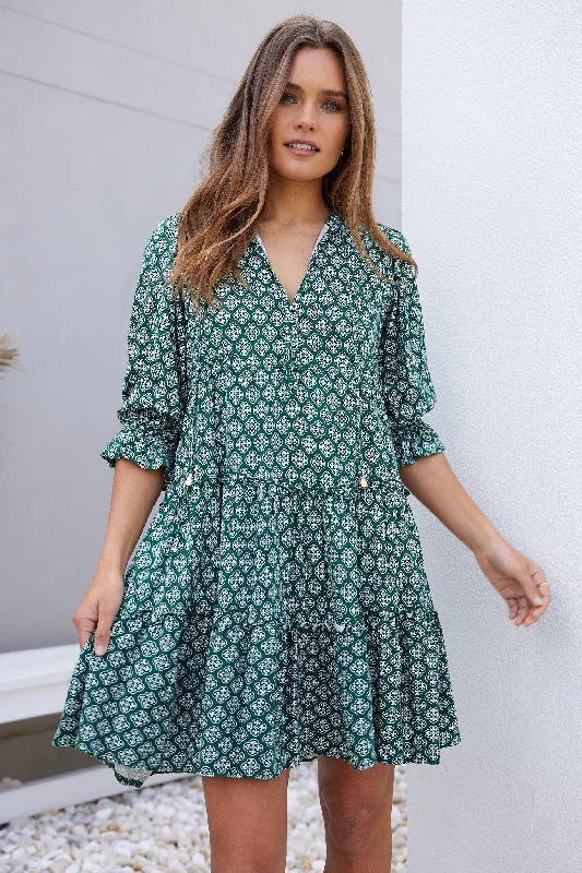 Long - Sleeve Women Dress in Velvet for a Luxurious Winter LookEsperanza Dress - Green Print