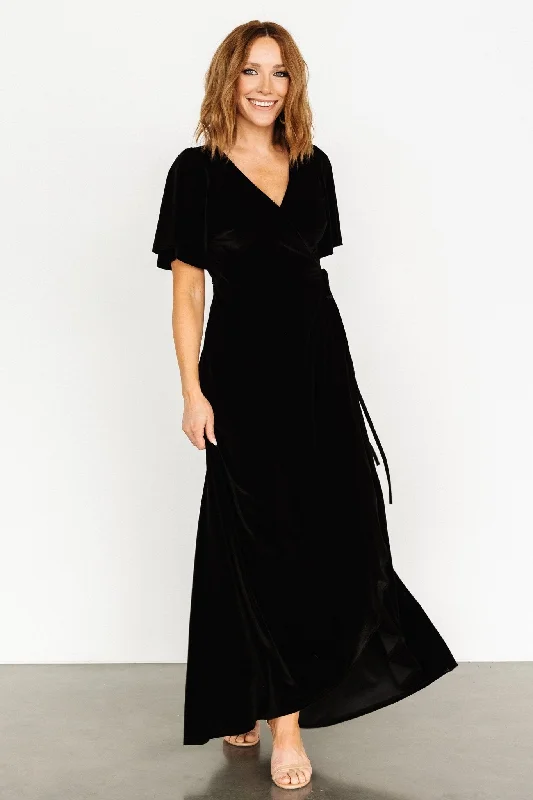 Long - Sleeve Women Dress in Velvet for a Luxurious Winter LookKatelyn Velvet Maxi Wrap Dress | Black