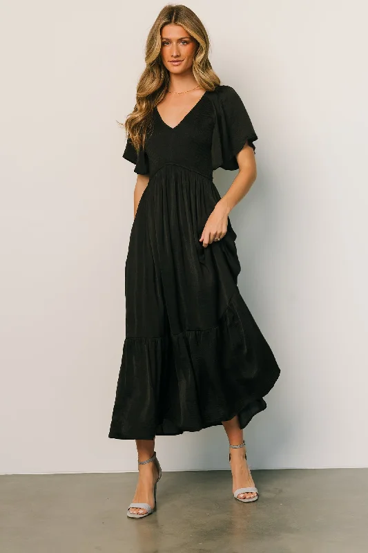 Long - Sleeve Women Dress in Velvet for a Luxurious Winter LookLovell Smocked Midi Dress | Black