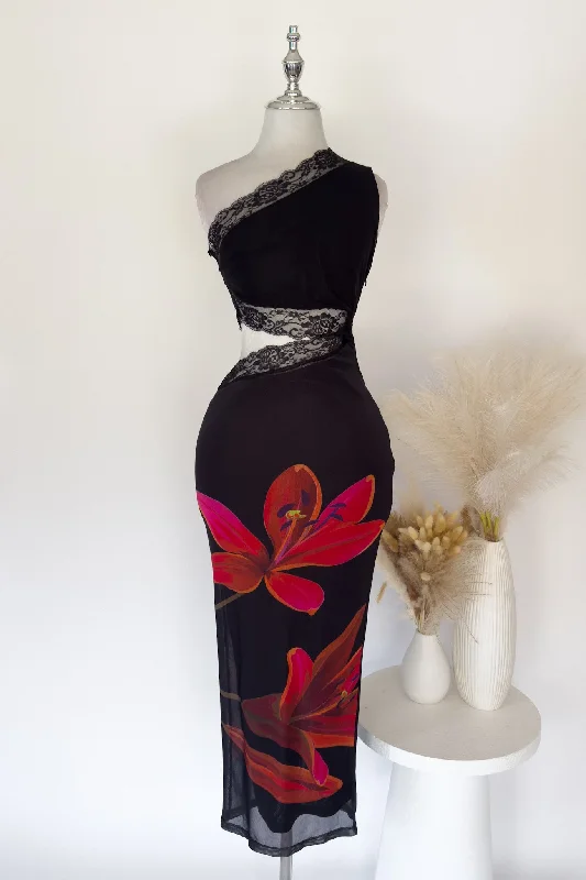 Printed Abstract Women Dress for a Modern and Artistic AppealNakita Floral Maxi Dress - Black