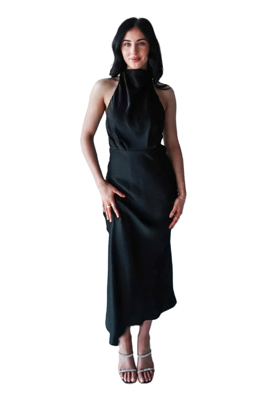 Pleated Women Dress with a Timeless and Elegant TextureNortia Maxi Dress - Black