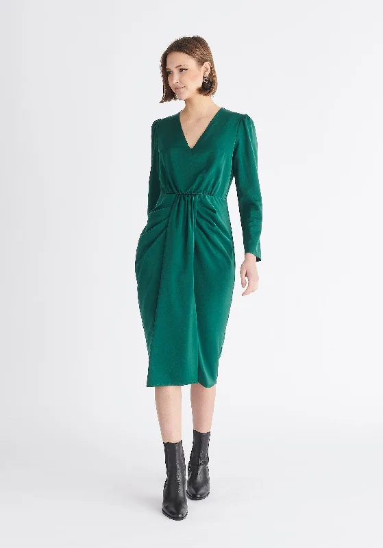 Long - Sleeve Women Dress in Velvet for a Luxurious Winter LookSatin V-Neck Dress