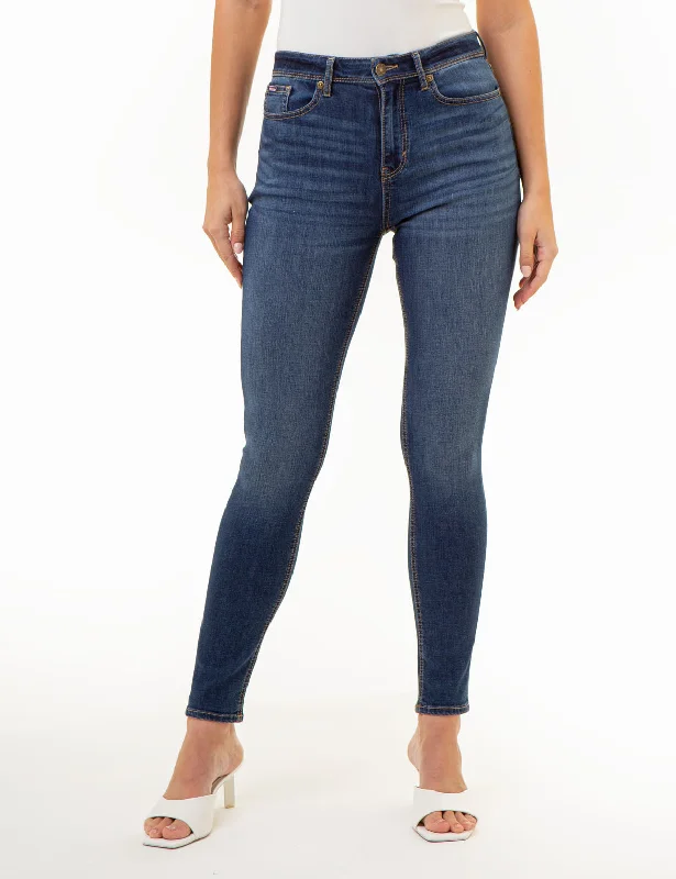 Mom jeans for a nostalgic and casual lookHIGH RISE BIG LOGO SKINNY JEANS