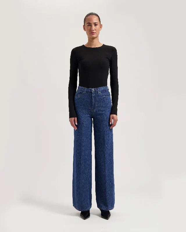 High - waisted women jeans for a flattering silhouetteSara High Loose Flow - Stone Indigo