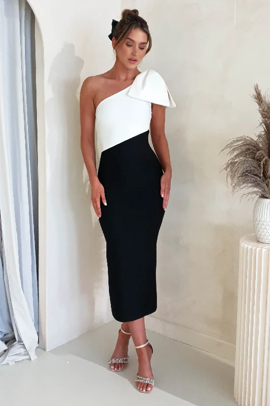 Ball Gown Women Dress with a Full Skirt for a Princess - like LookHayden Bodycon Bandage Dress | Monochrome