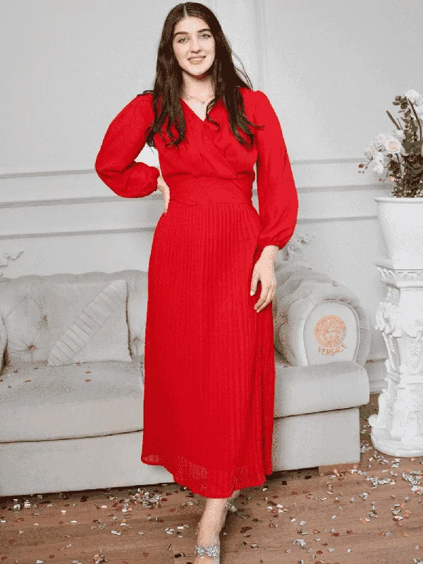 Plus Size Women Dress with a Flattering A - Line Cut for Comfort and StyleJules - Pleated Red Dress