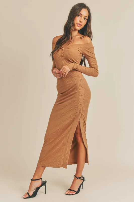 Sheath Women Dress with a Tailored Fit for a Professional LookMABLE Button Detail Crop Top and Slit Midi Skirt Set