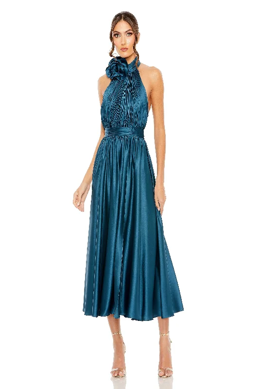 Halter Neck Women Dress to Show Off the Shoulders and NecklineMac Duggal 49674