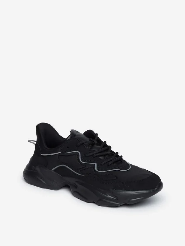 SOLEPLAY Black Lace-Up Sneakers